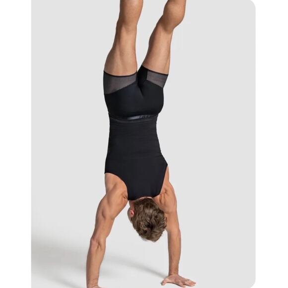 Leo by Leonisa Compression Sport Tank - White - Picture 5 of 5